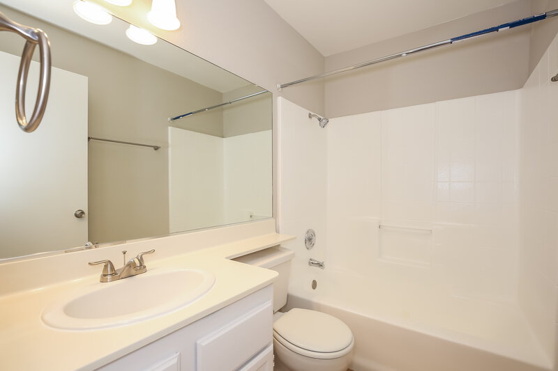 1,785/Mo, 1623 Walingwood Dr North Las Vegas, NV 89031 Bathroom View