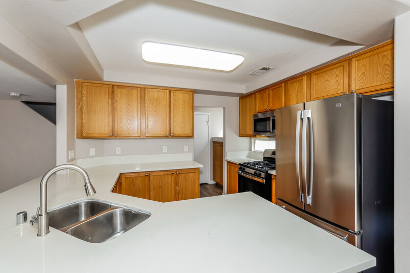 2,275/Mo, 951 Ostrich Fern Ct Las Vegas, NV 89183 Kitchen View