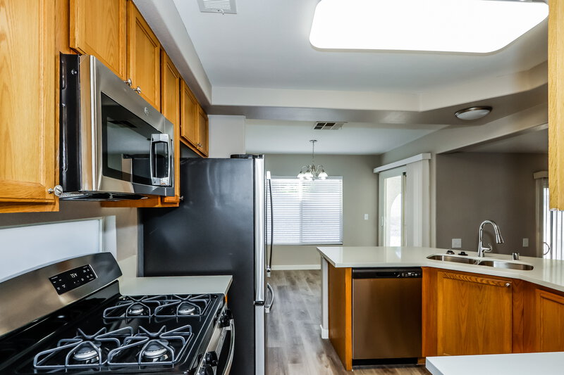 2,345/Mo, 951 Ostrich Fern Ct Las Vegas, NV 89183 Kitchen View