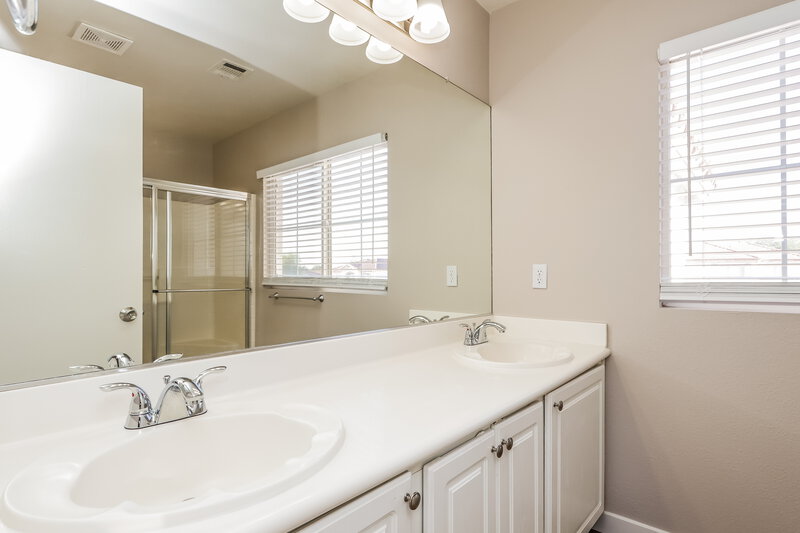 2,345/Mo, 951 Ostrich Fern Ct Las Vegas, NV 89183 Bathroom View
