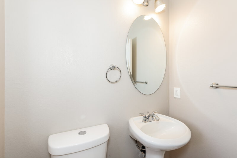 2,275/Mo, 951 Ostrich Fern Ct Las Vegas, NV 89183 Bathroom View 2