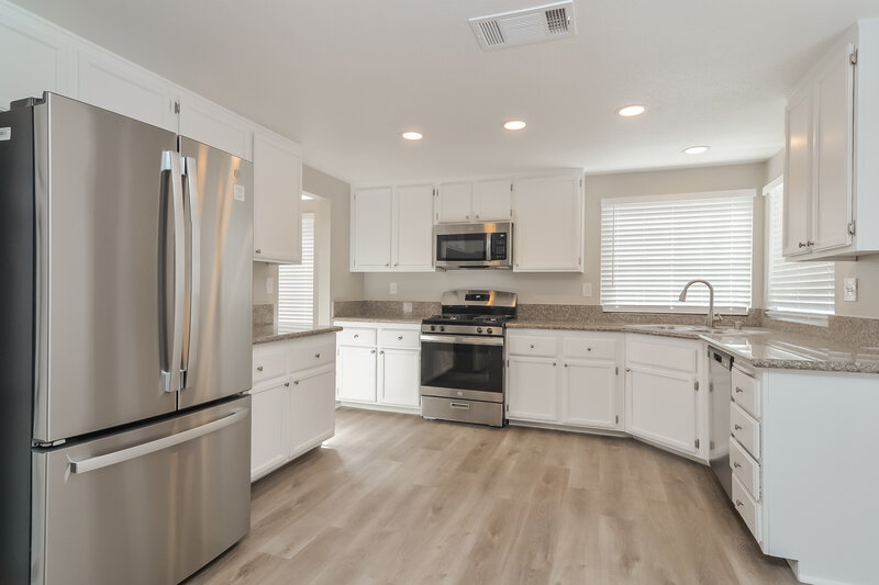 2,115/Mo, 1556 Bent Arrow Dr North Las Vegas, NV 89031 Kitchen View 2