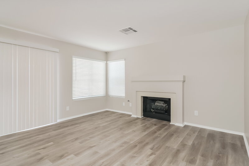 2,115/Mo, 1556 Bent Arrow Dr North Las Vegas, NV 89031 Family Room View 2