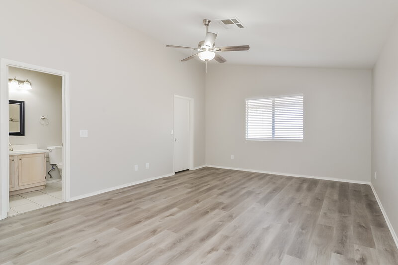 1,795/Mo, 5439 Beaverhead Dr Las Vegas, NV 89120 Main Bedroom View 2