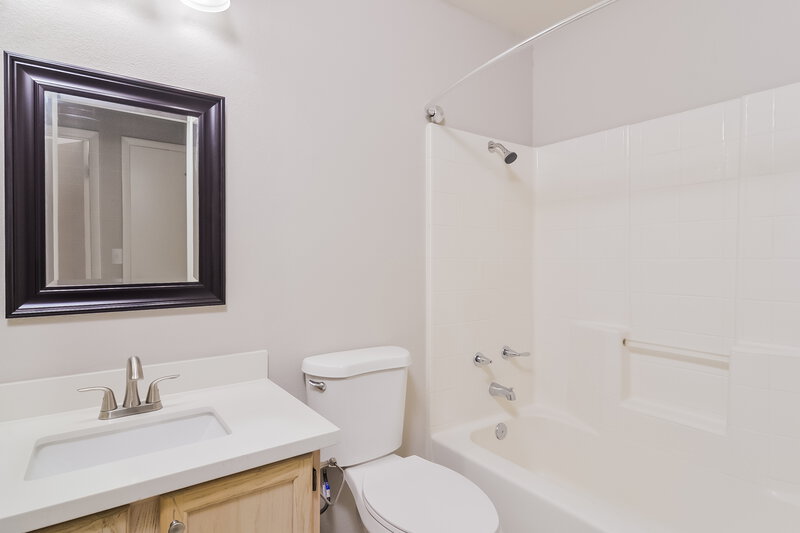 1,795/Mo, 5439 Beaverhead Dr Las Vegas, NV 89120 Bathroom View
