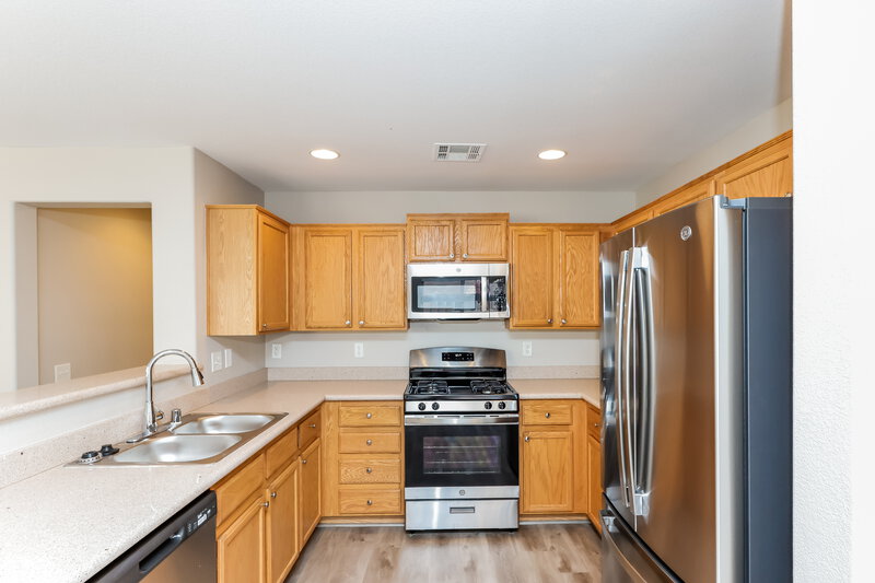 1,990/Mo, 979 Monte de Oro Ave Las Vegas, NV 89183 Kitchen View