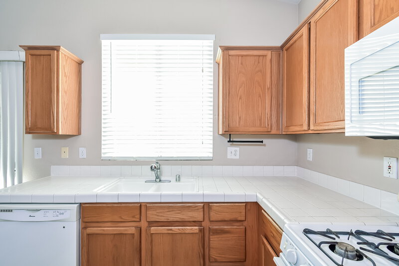 1,980/Mo, 9660 Flying Eagle Ln Las Vegas, NV 89123 Kitchen View 2