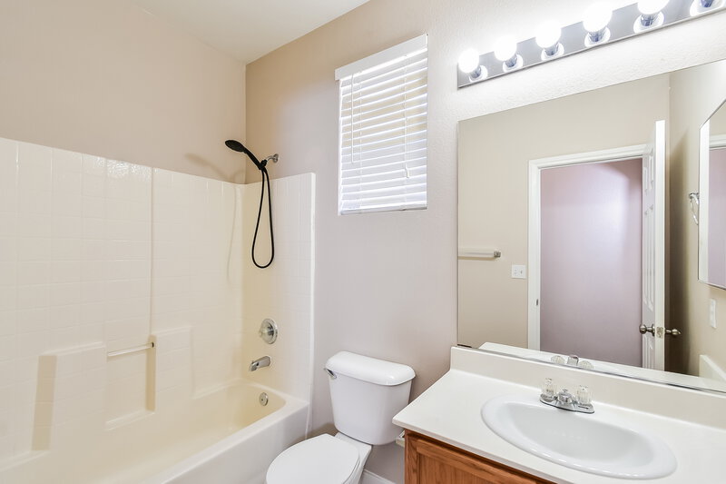 1,980/Mo, 9660 Flying Eagle Ln Las Vegas, NV 89123 Bathroom View