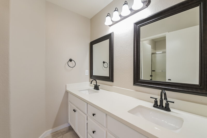 2,335/Mo, 2168 Eaglecloud Dr Henderson, NV 89074 Main Bathroom View 2