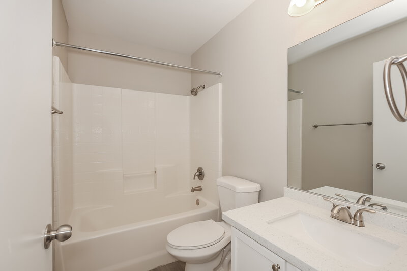 1,995/Mo, 4421 Ivory Jade Ave North Las Vegas, NV 89031 Bathroom View