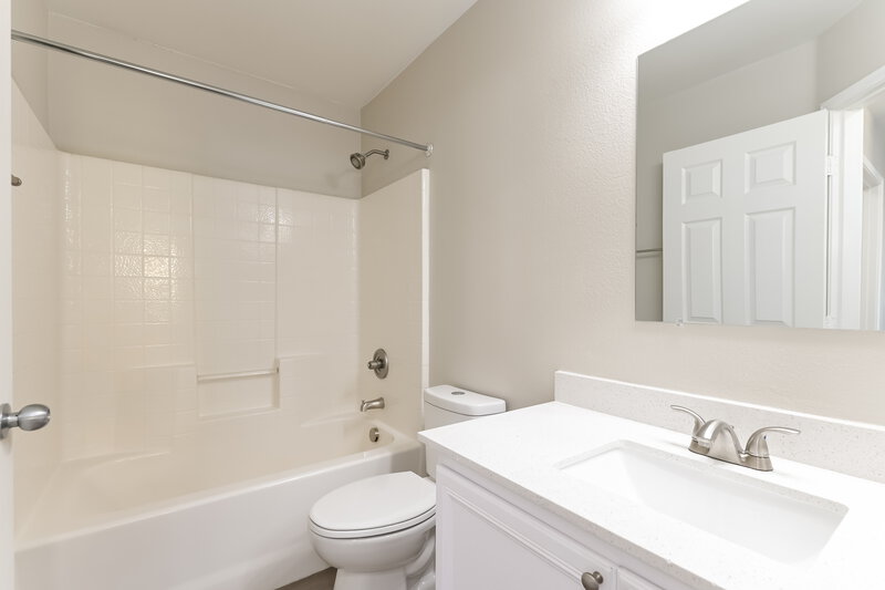 2,035/Mo, 8277 New Leaf Ave Las Vegas, NV 89131 Bathroom View 2