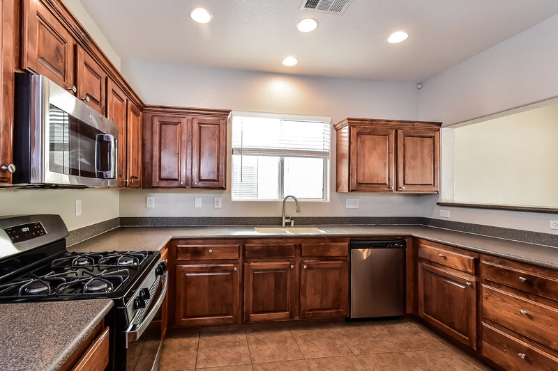 2,340/Mo, 8320 Jo Marcy Dr Las Vegas, NV 89131 Kitchen View