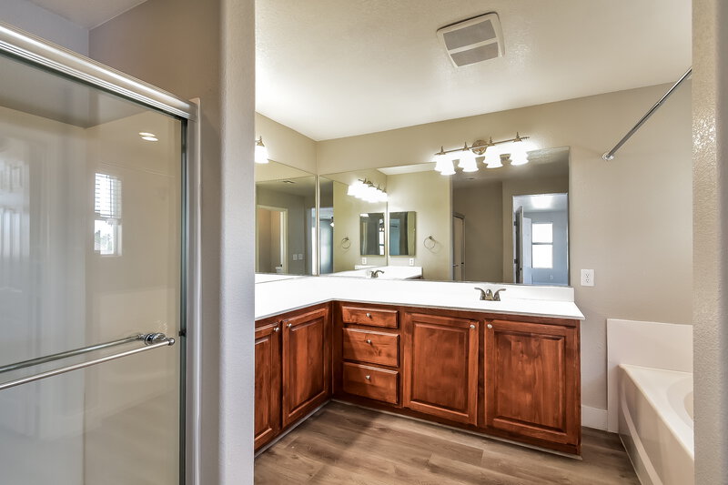 2,340/Mo, 8320 Jo Marcy Dr Las Vegas, NV 89131 Main Bathroom View