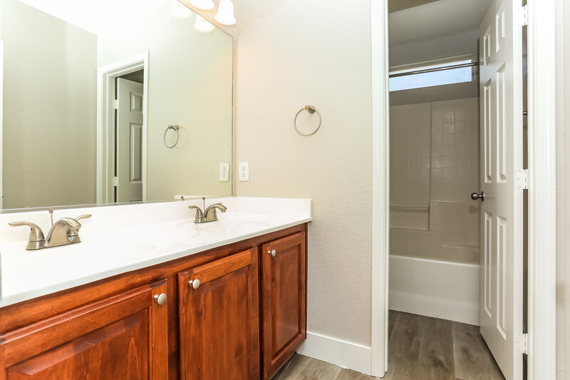 2,415/Mo, 8320 Jo Marcy Dr Las Vegas, NV 89131 Bathroom View