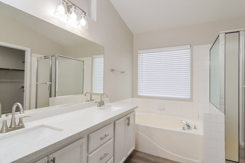 2,255/Mo, 1563 Tangerine Rose Dr Las Vegas, NV 89142 Main Bathroom View