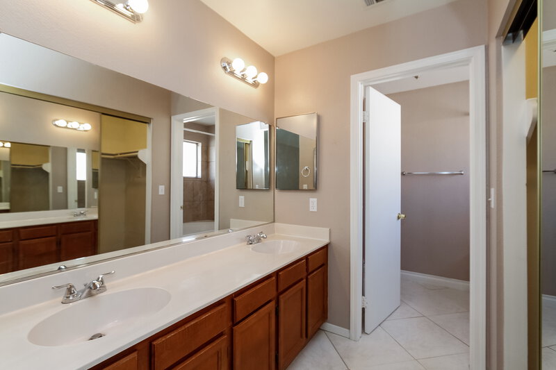 2,585/Mo, 60 Fantasia Ln Henderson, NV 89074 Master Bathroom View