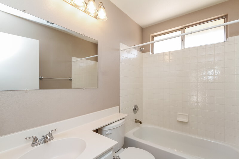 2,585/Mo, 60 Fantasia Ln Henderson, NV 89074 Bathroom View
