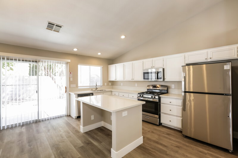 3,990/Mo, 3334 Syvella Ct Las Vegas, NV 89117 Kitchen View