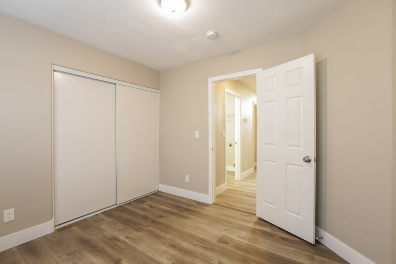 3,990/Mo, 3334 Syvella Ct Las Vegas, NV 89117 Bedroom View 3
