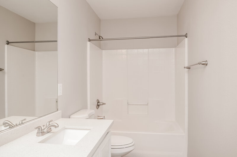 2,190/Mo, 8937 Brian Christopher Ave Las Vegas, NV 89149 Bathroom View 2