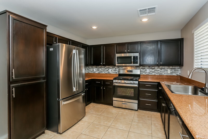 2,055/Mo, 9514 Grandview Spring Ave Las Vegas, NV 89166 Kitchen View 2