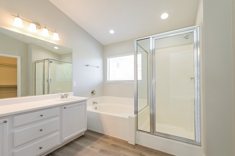 2,205/Mo, 697 Fragrant Sage Ct Henderson, NV 89015 Main Bathroom View