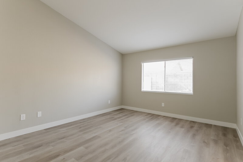 2,265/Mo, 1212 Autumn Ridge Cir North Las Vegas, NV 89031 Main Bedroom View