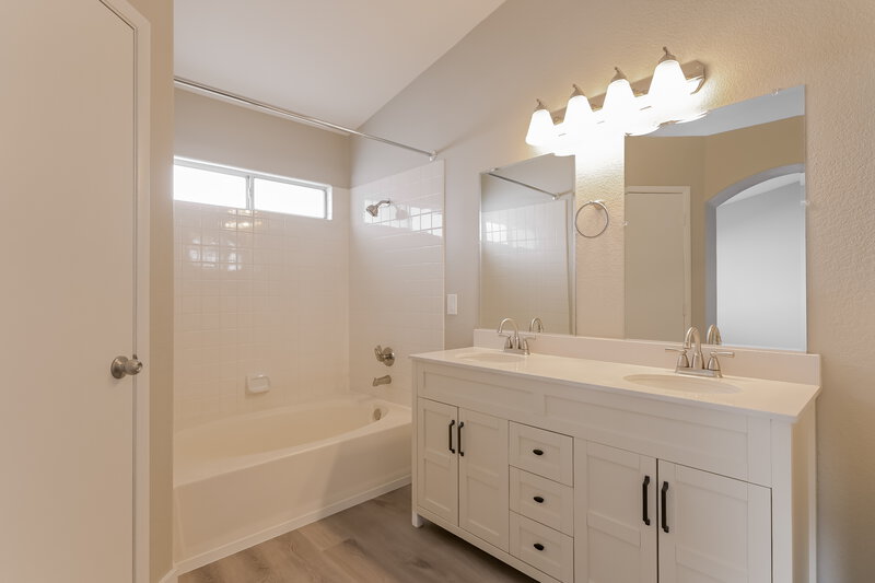 2,265/Mo, 1212 Autumn Ridge Cir North Las Vegas, NV 89031 Main Bathroom View