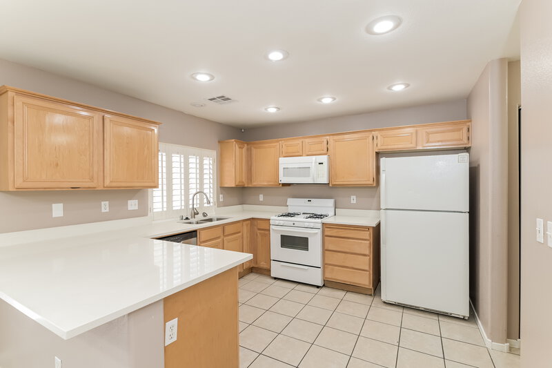 2,185/Mo, 2562 Williamsburg St Henderson, NV 89052 Kitchen View