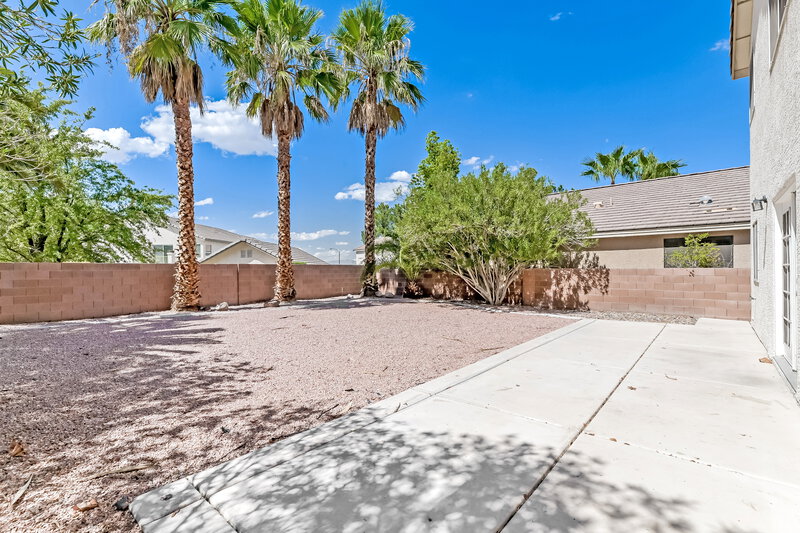 2,185/Mo, 2562 Williamsburg St Henderson, NV 89052 Rear View 2