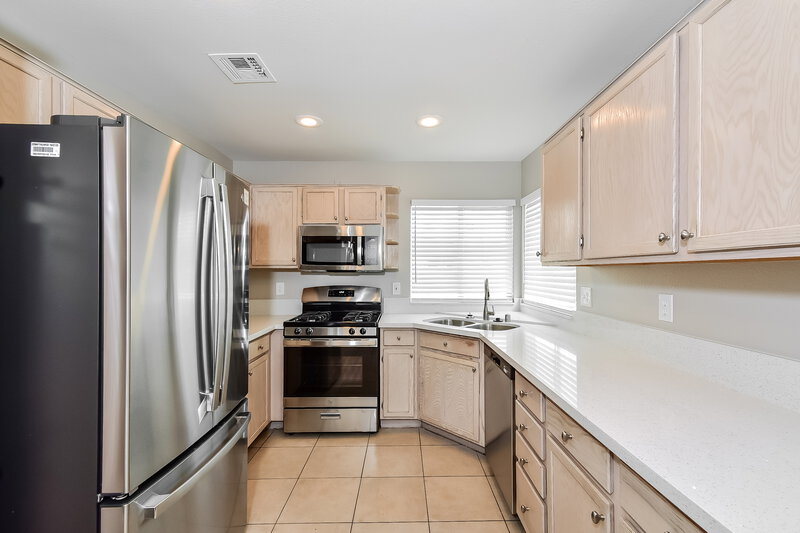 2,125/Mo, 5828 Meadow Dale Dr North Las Vegas, NV 89031 Kitchen View