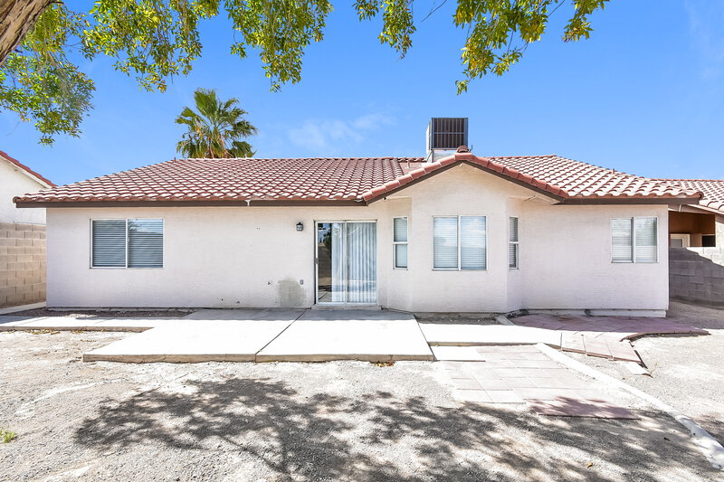 2,125/Mo, 5828 Meadow Dale Dr North Las Vegas, NV 89031 Rear View