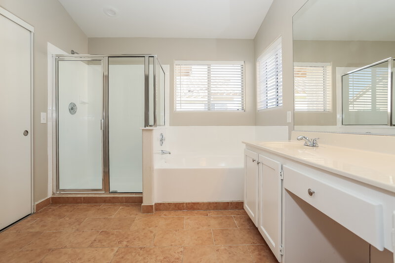 2,245/Mo, 7840 Seychelles Ct Las Vegas, NV 89129 Main Bathroom View