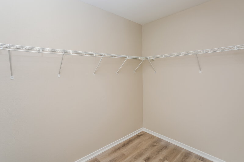 2,245/Mo, 7840 Seychelles Ct Las Vegas, NV 89129 Walk In Closet View