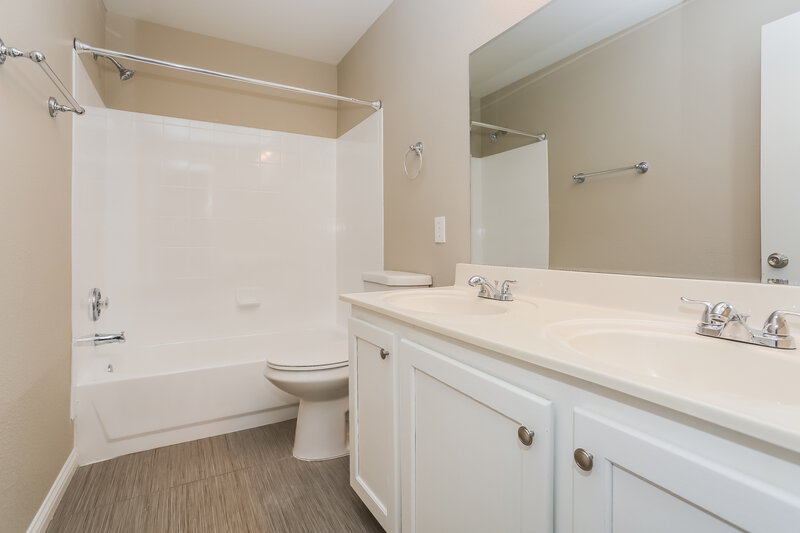 2,245/Mo, 7840 Seychelles Ct Las Vegas, NV 89129 Bathroom View