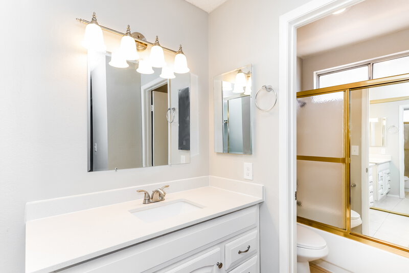 2,500/Mo, 8342 Huxley St Las Vegas, NV 89123 Main Bathroom View