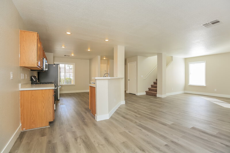 2,195/Mo, 7933 Hollow Pine St Las Vegas, NV 89143 Dining Room View 2