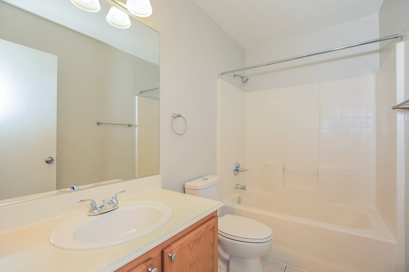 2,195/Mo, 7933 Hollow Pine St Las Vegas, NV 89143 Bathroom View