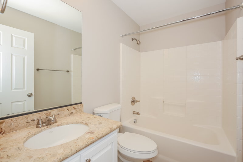 2,245/Mo, 8300 Wildwood Glen Dr Las Vegas, NV 89131 Bathroom View