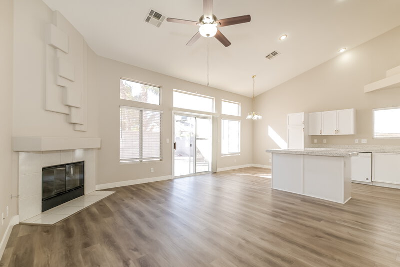 2,260/Mo, 132 Park Ridge Ln Henderson, NV 89002 Family Room View