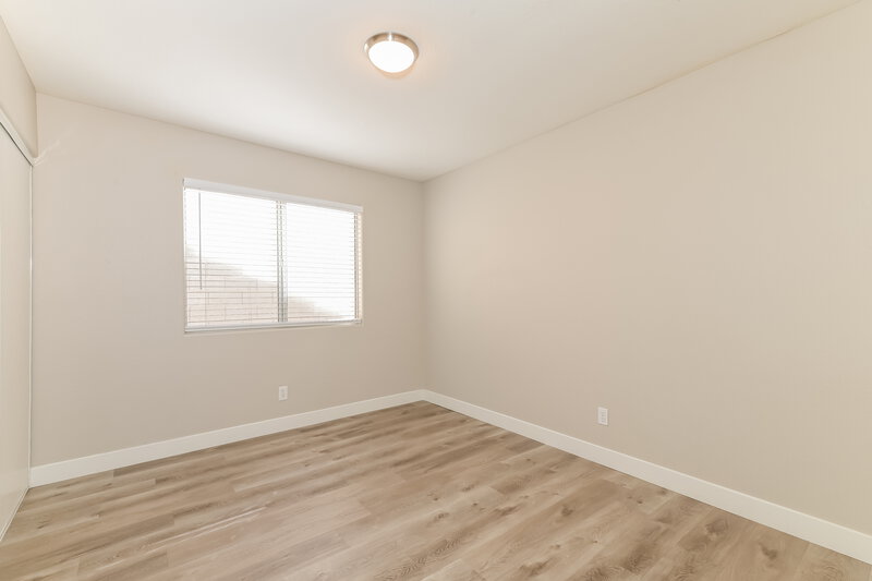 2,260/Mo, 132 Park Ridge Ln Henderson, NV 89002 Bedroom View 2