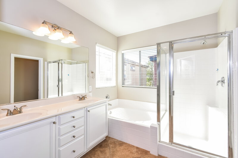 2,335/Mo, 4967 Silent Valley Ave Las Vegas, NV 89139 Main Bathroom View