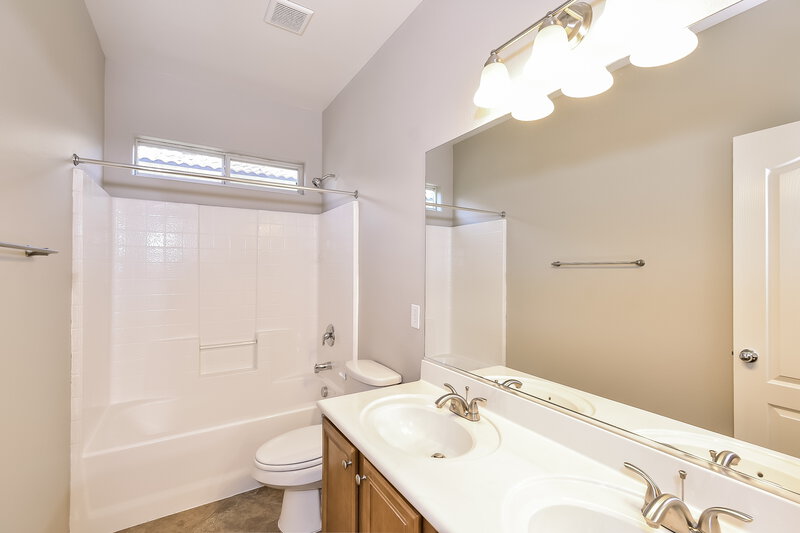 2,335/Mo, 4967 Silent Valley Ave Las Vegas, NV 89139 Bathroom View 2
