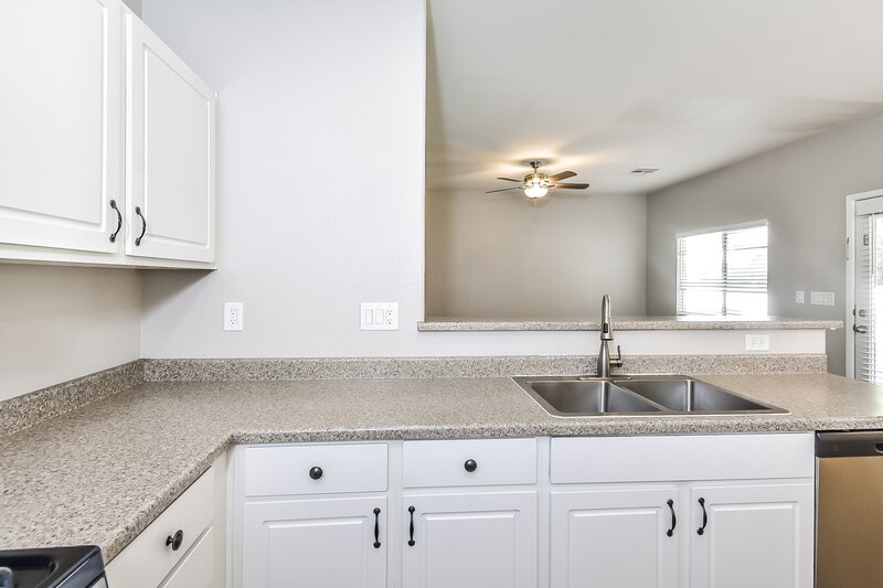 1,905/Mo, 2458 Wrangler Walsh Ln Henderson, NV 89002 Kitchen View 2