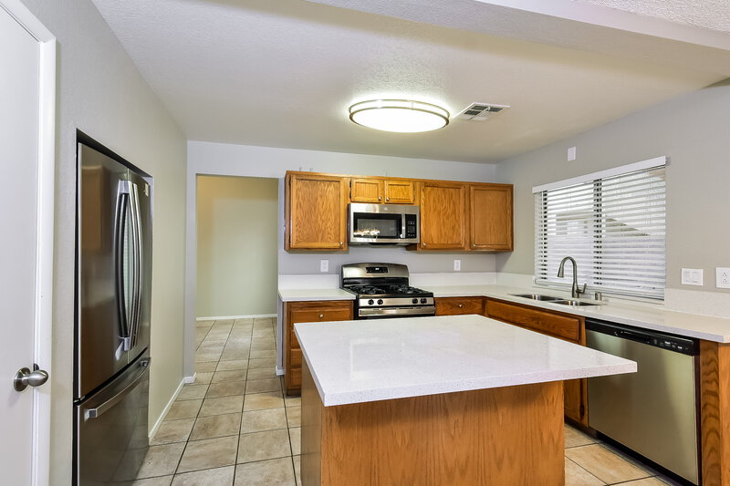 2,835/Mo, 700 Rusty Spur Dr Henderson, NV 89014 Kitchen View