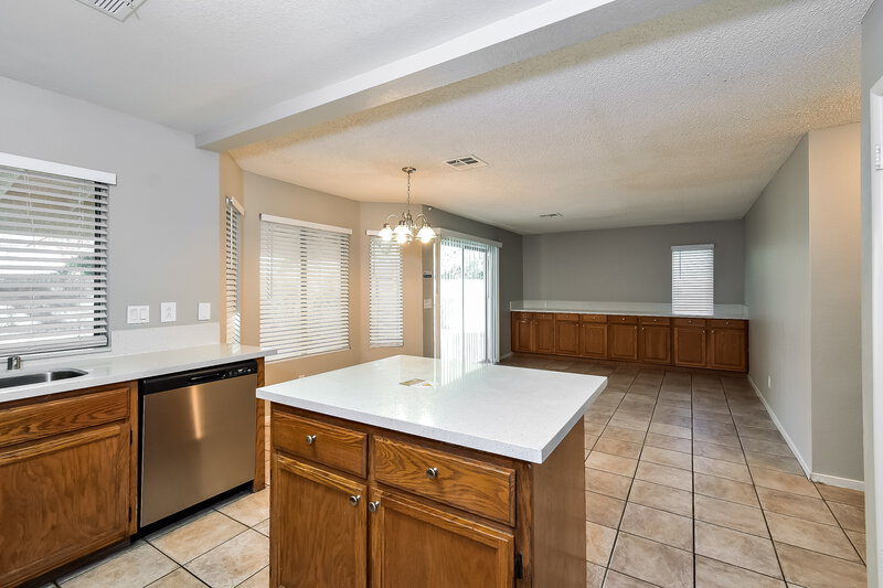 2,835/Mo, 700 Rusty Spur Dr Henderson, NV 89014 Kitchen View 3