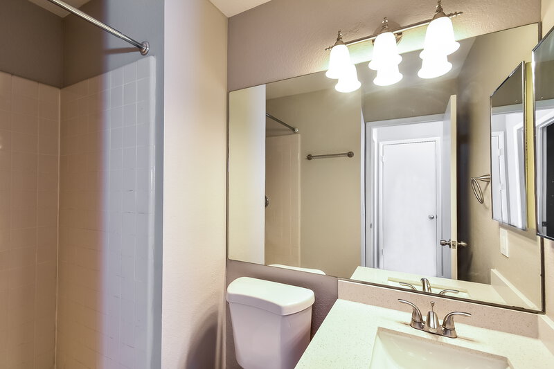 2,835/Mo, 700 Rusty Spur Dr Henderson, NV 89014 Bathroom View