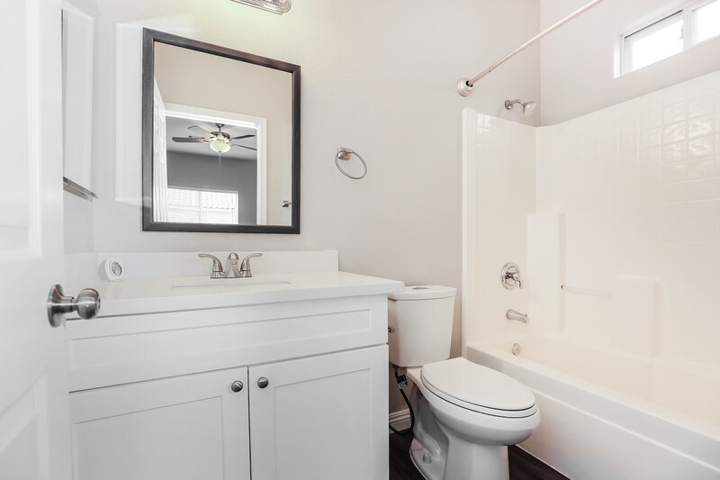 2,085/Mo, 9878 Mackovski Ct Las Vegas, NV 89148 Main Bathroom View