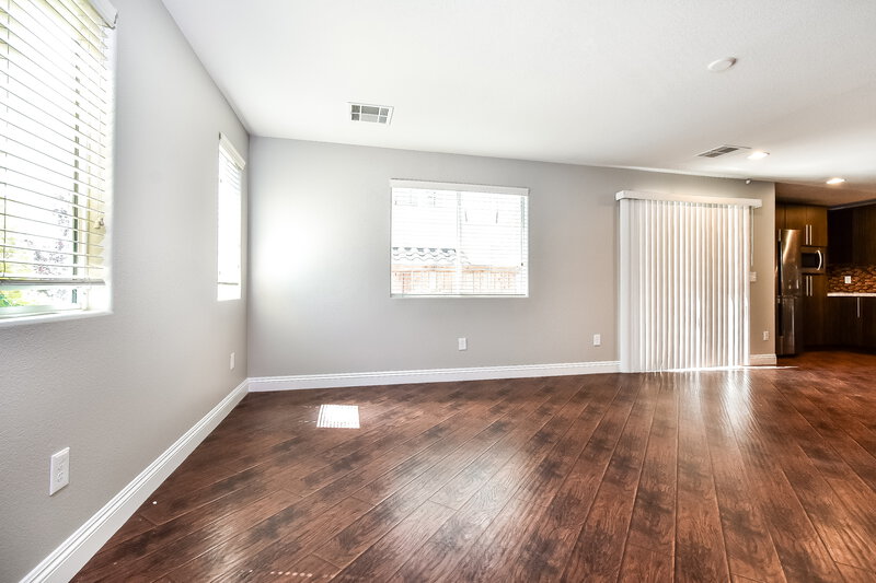 2,585/Mo, 3901 Bayamon St Las Vegas, NV 89129 Living Room View