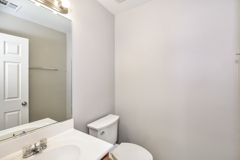 2,585/Mo, 3901 Bayamon St Las Vegas, NV 89129 Bathroom View
